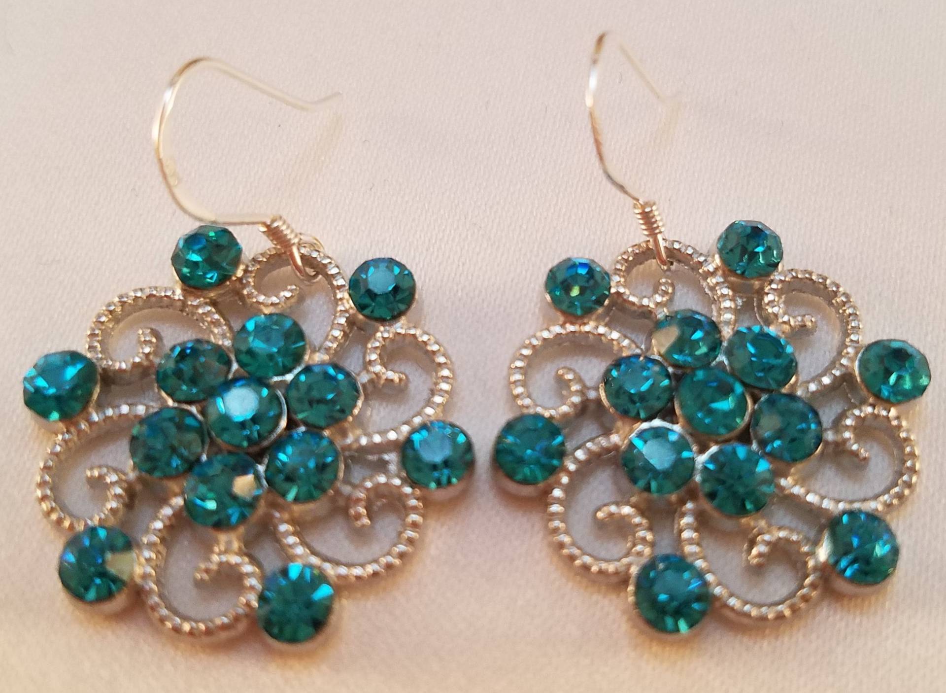 Aqua Schillernde Ohrringe Aqua Schillernde Ohrringe von uniquejewelrybypb