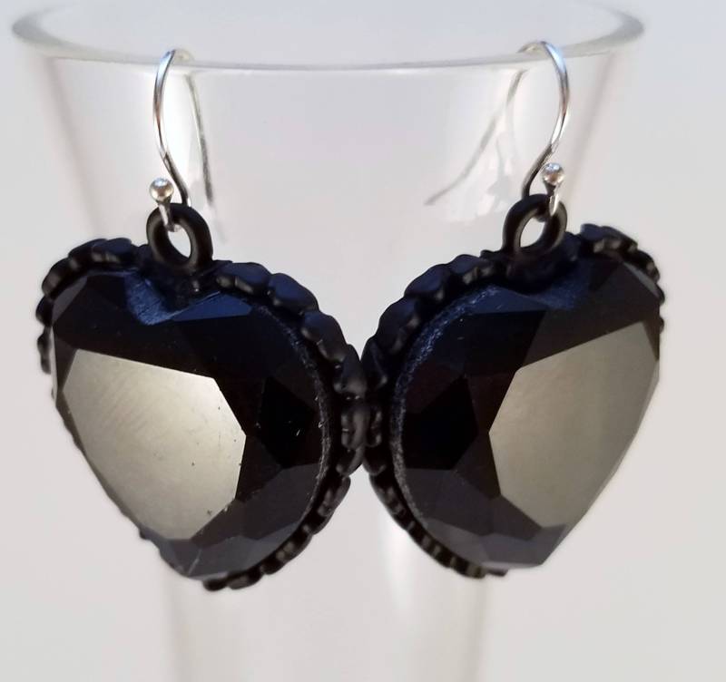 Schwarze Herz Ohrringe Schwarze Herz Ohrringe von uniquejewelrybypb