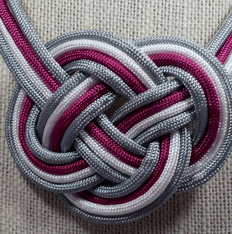 Unendlich Knoten Halskette Unendlich Knoten Halskette von uniquejewelrybypb