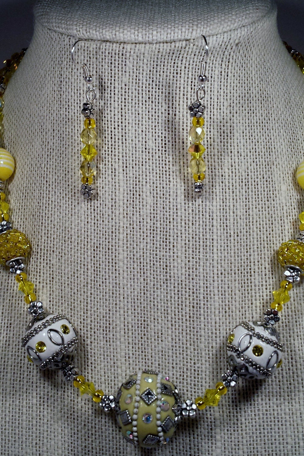 Zitronengelb Halskette Und Ohrringe Set Zitronengelb Halskette Und Ohrringe Set von uniquejewelrybypb