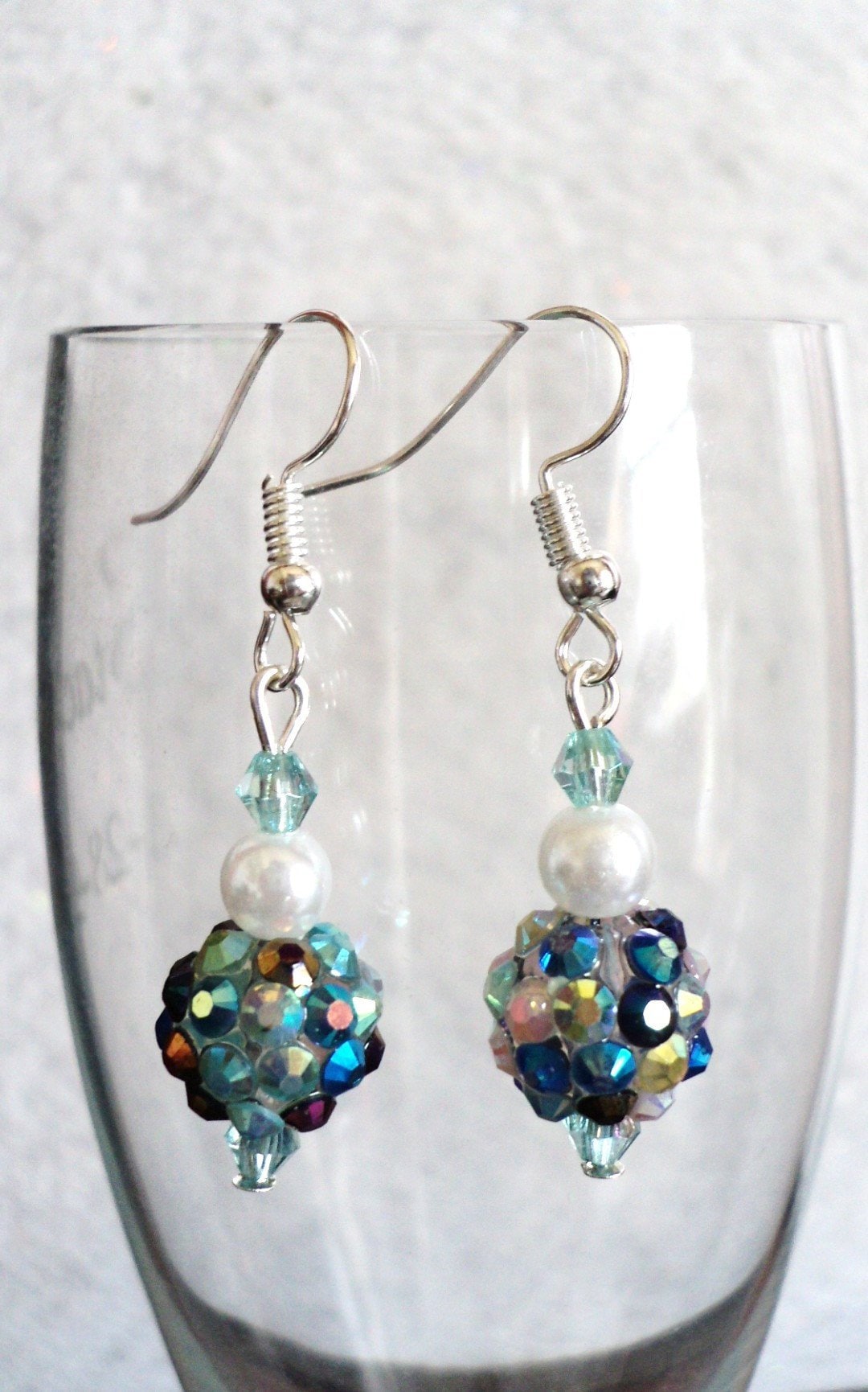 Regenbogen Disco Ball Ohrringe Strass Funkeln, Versilbert von uniquelyyours2010