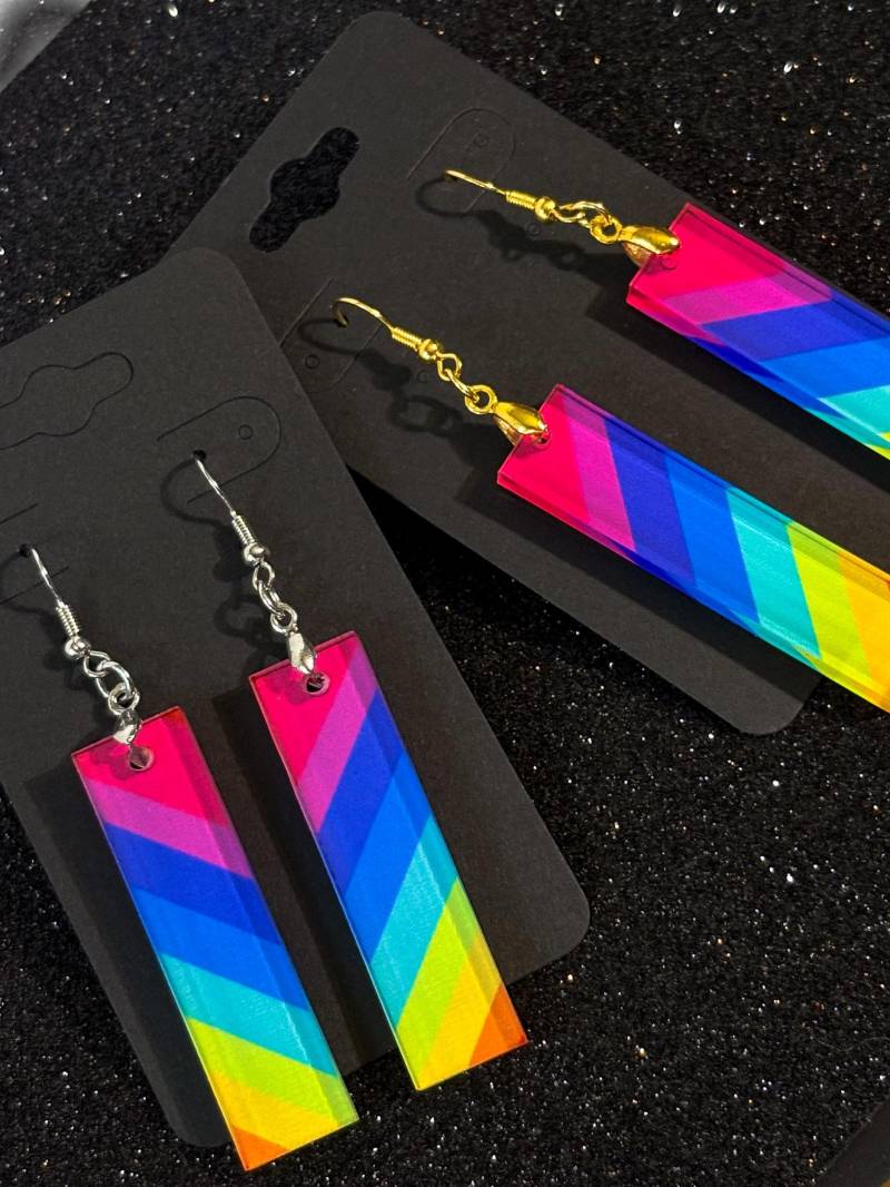 Regenbogen Acryl Ohrringe/Bunte Retro Bar Queer Handgemachter Schmuck von unsaboralibertad
