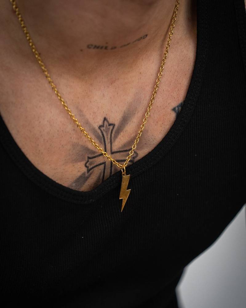 Blitz Halskette Mit Anhänger Aus Edelstahl Und 18K Gold - Flash Unisex Necklace For Men & Women By Unshinebar von unshinebar