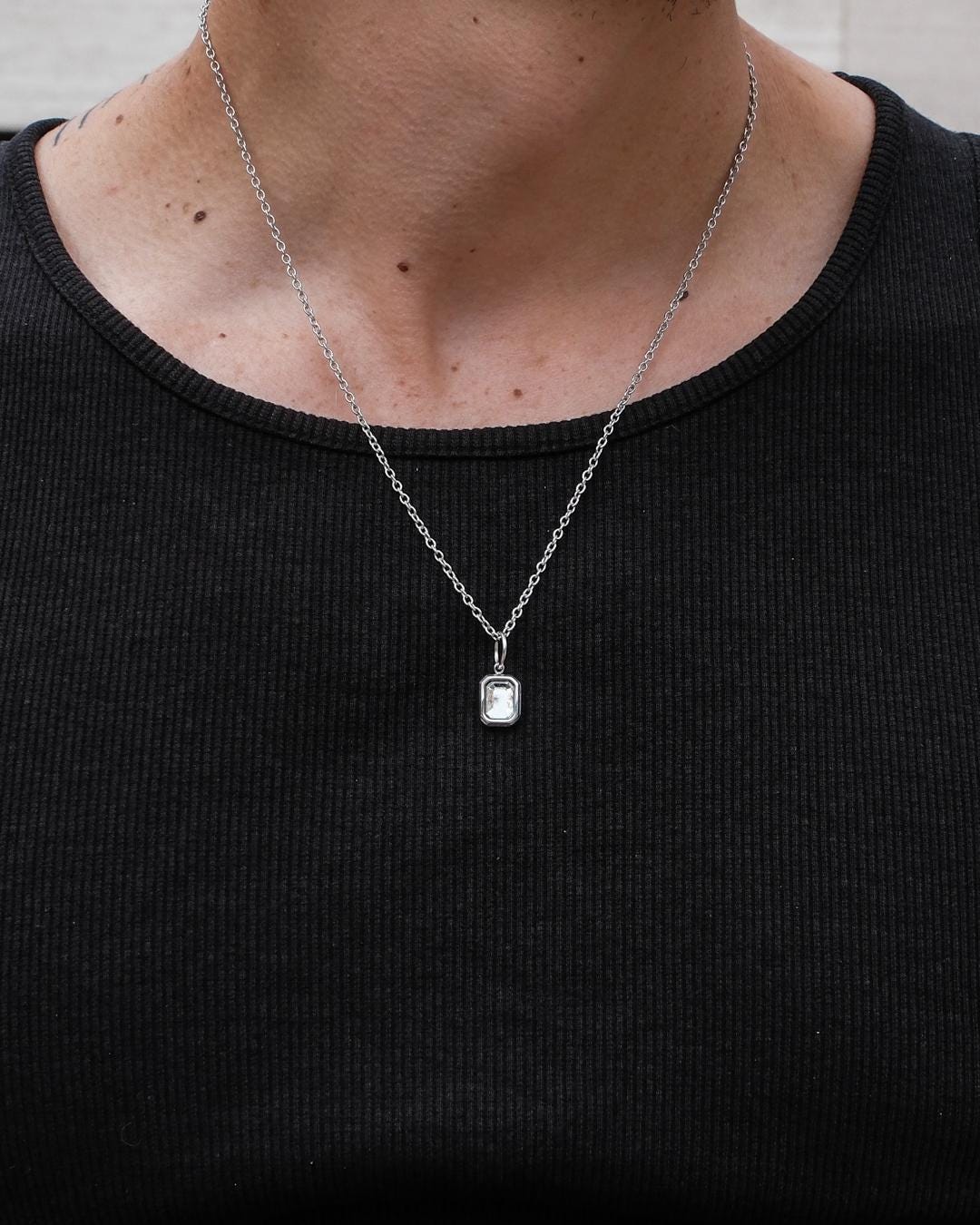 Diamant Edelstein Halskette Mit Anhänger in Silber - Dainty Clear Mini Gemstone Pendant Charm White Necklace For Men & Women By Unshinebar Diamant Edelstein Halskette Mit Anhänger in Silber - Dainty Clear Mini Gemstone Pendant Charm White Necklace For Men & Women By Unshinebar von unshinebar