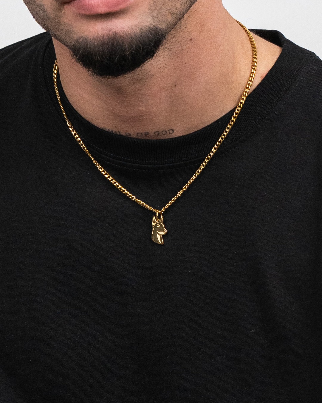 Doberman Hund Halskette Mit Anhänger in 18K Gold Aus 316L Edelstahl - Dog Charm Necklace For Men & Women By Unshinebar von unshinebar