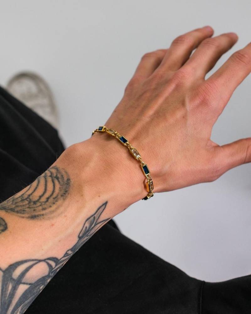 Dünnes Gemstone Armband in Ocean Blau Aus Edelstahl Und Zirkonia Steinen Gold - Sapphire Blue Herren Tennis Bracelet By Unshinebar von unshinebar