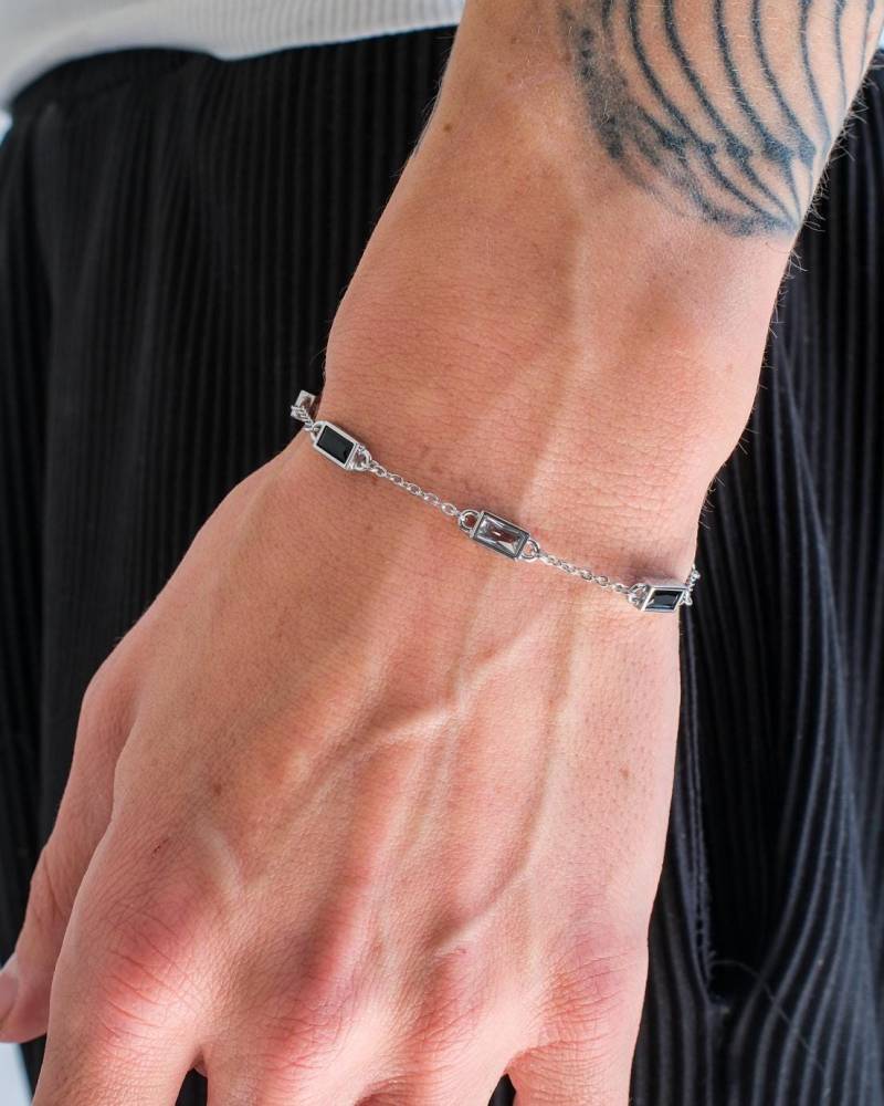 Dünnes Gemstone Armband in Onyx Schwarz Aus Edelstahl Und Zirkonia Steinen Silber - Herren Schwarzes Tennis Bracelet By Unshinebar von unshinebar