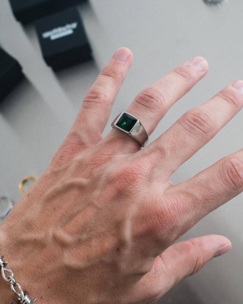 Gemstone Ring Emerald Grün in Silber Aus 316L Steel - Streetwear Green Silver Signet For Men & Woman By Unshinebar von unshinebar