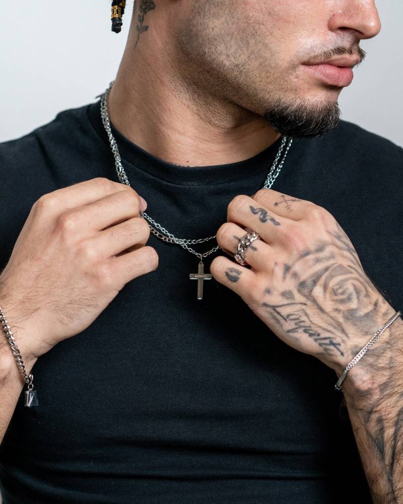 Kreuz Halskette Mit Anhänger in Silber Und 18K Gold - Crucifix Pendant Necklace Cross For Men & Women By Unshinebar von unshinebar