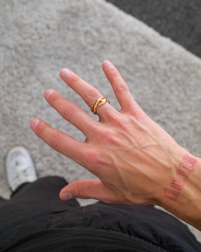 Liquid Fluid Ring in 18K Gold Aus Edelstahl Und - Dripping Modern Abstract Melted For Men & Woman By Unshinebar von unshinebar