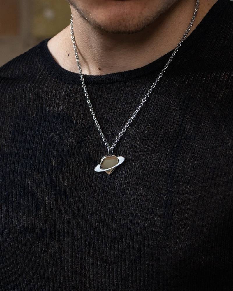 Planet Heart Kette Mit Anhänger Aus Edelstahl Und 18K Gold - Love Saturn Astro Universe Necklace For Men & Women By Unshinebar von unshinebar