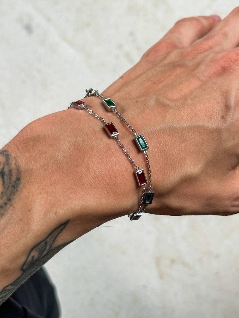 Silberne Gemstone Armbäner in Emerald Grün Und Rot Zirkonia Steinen - Dainty Tennis Bracelet For Men & Women By Unshinebar von unshinebar
