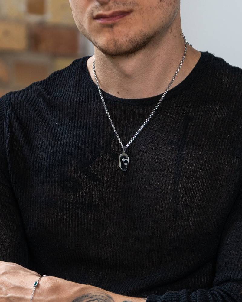 Skimaske Halskette Mit Anhänger Aus Edelstahl Und 18K Gold - Silver Ski Mask Sturmhaube Unisex Necklace For Men & Women By Unshinebar von unshinebar