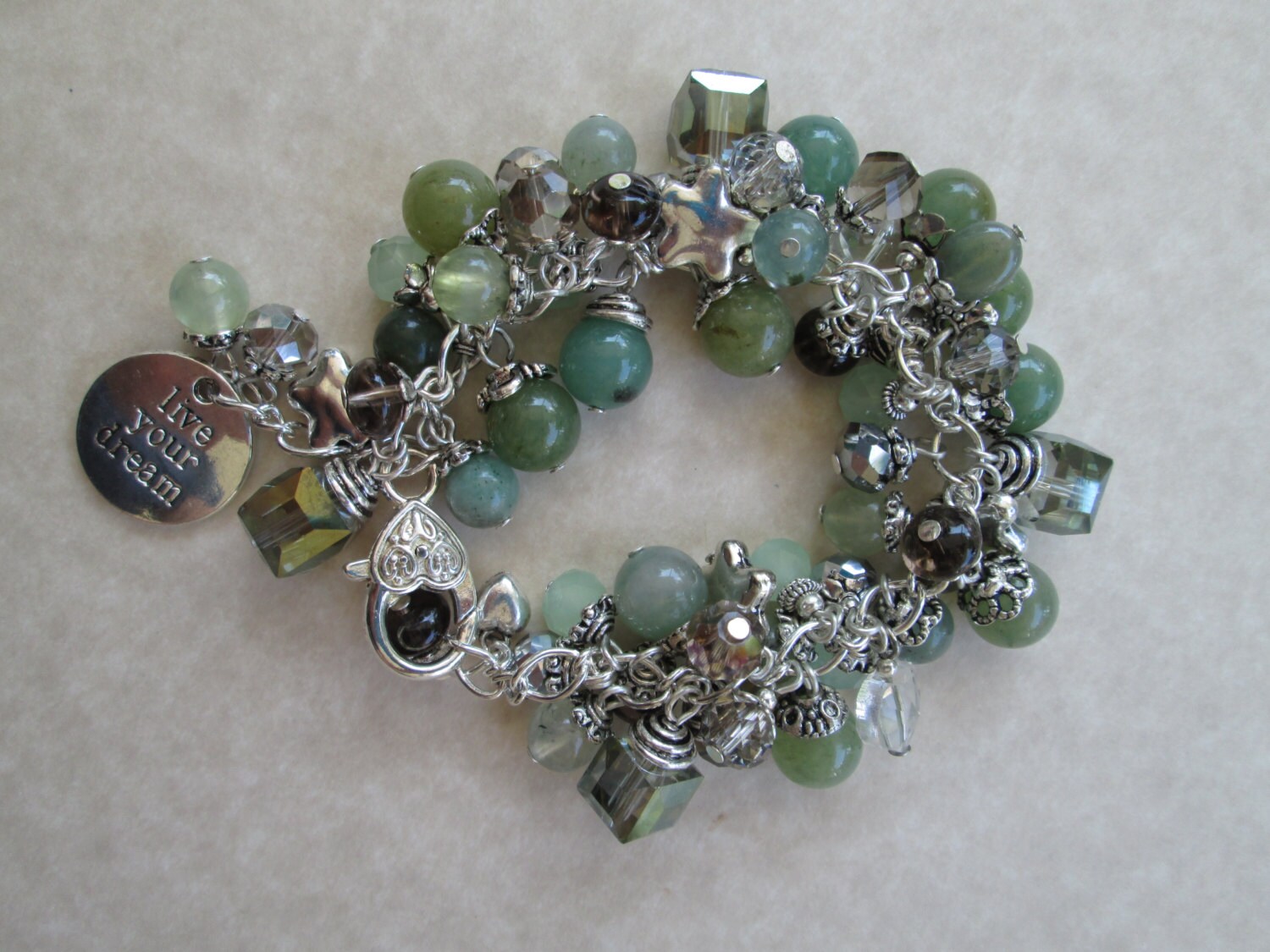 Lebe Deinen Traum Jade Und Aventurin Chunky Charm Armband Lebe Deinen Traum Jade Und Aventurin Chunky Charm Armband von unusualadornments