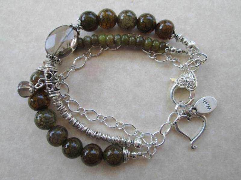 Wunsch Peridot Und Dragon Veins Charm Armband Wunsch Peridot Und Dragon Veins Charm Armband von unusualadornments
