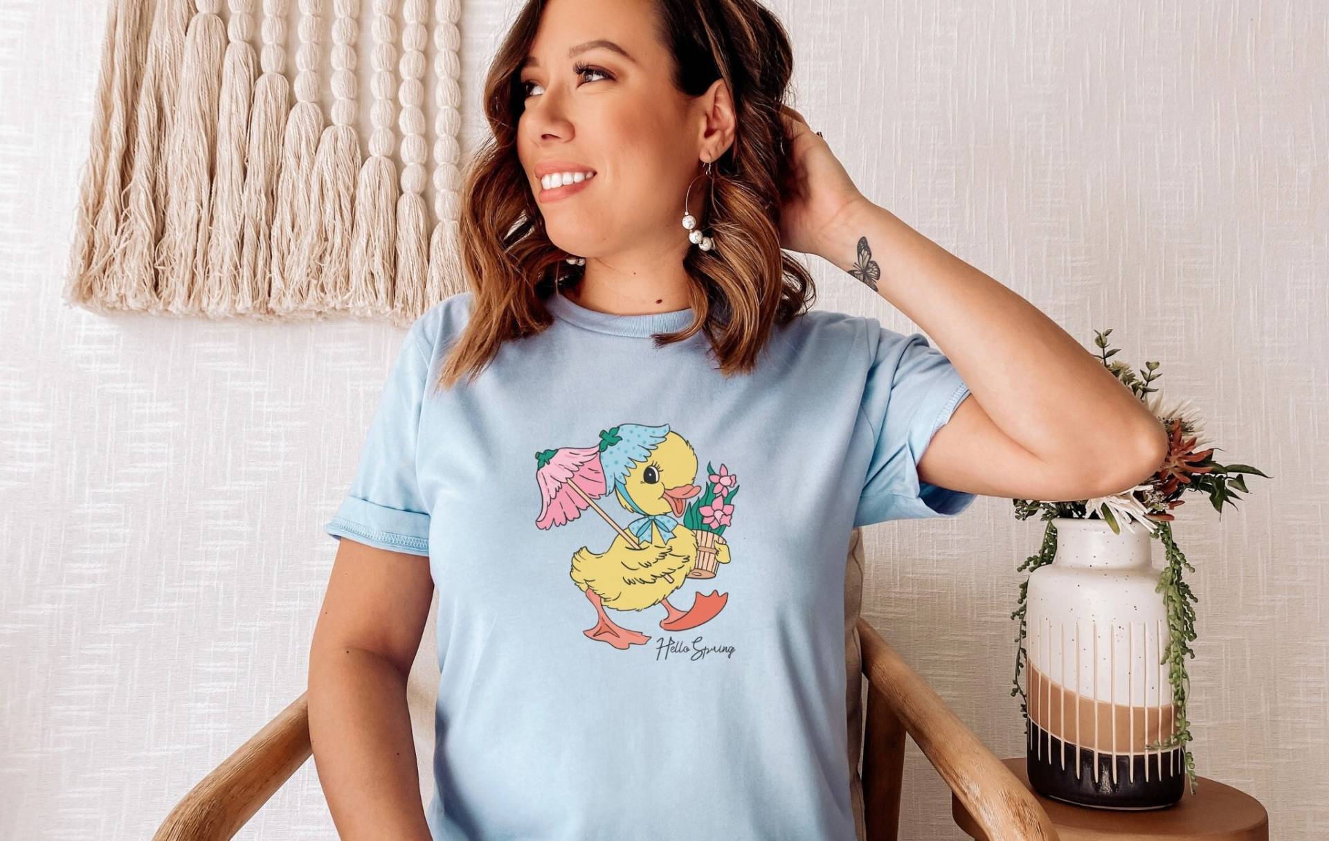 Ostern Tshirt - Easter Duck Shirt- Happy Spring Clothing Shirt Ostermotiv Retro Style Cute Ostern Tshirt - Easter Duck Shirt- Happy Spring Clothing Shirt Ostermotiv Retro Style Cute von upcreativ