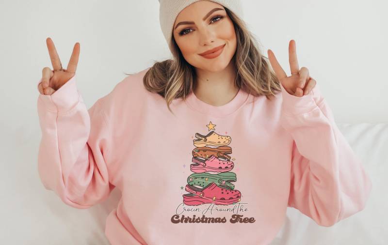 Weihnachten Pullover Crogs - Christmas Tree Sweater -Christmas Clothing Sweatshirt Funny Christmas Sweater von upcreativ