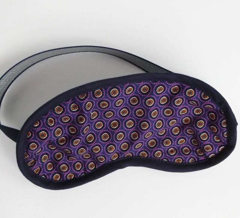 Schlafmaske Schlafbrille Baumwolle Upcycling Gefüttert Lila Gemustert von upcyclingwelt