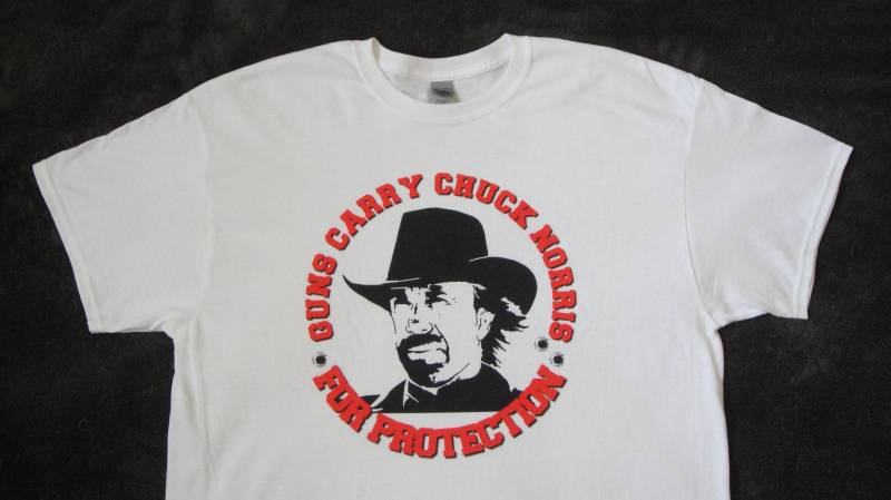 Chuck Norris T-Shirt, Actionfilmstar Cowboy-T-Shirt, Lustiger Spruch Chuck Norris T-Shirt, Actionfilmstar Cowboy-T-Shirt, Lustiger Spruch von uplatetshirts