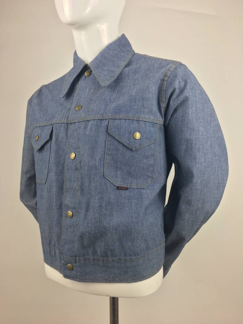 1970Er Jahre Red Snap Jeansjacke, Goldstickerei, Größe Medium von urbancowgirlchic