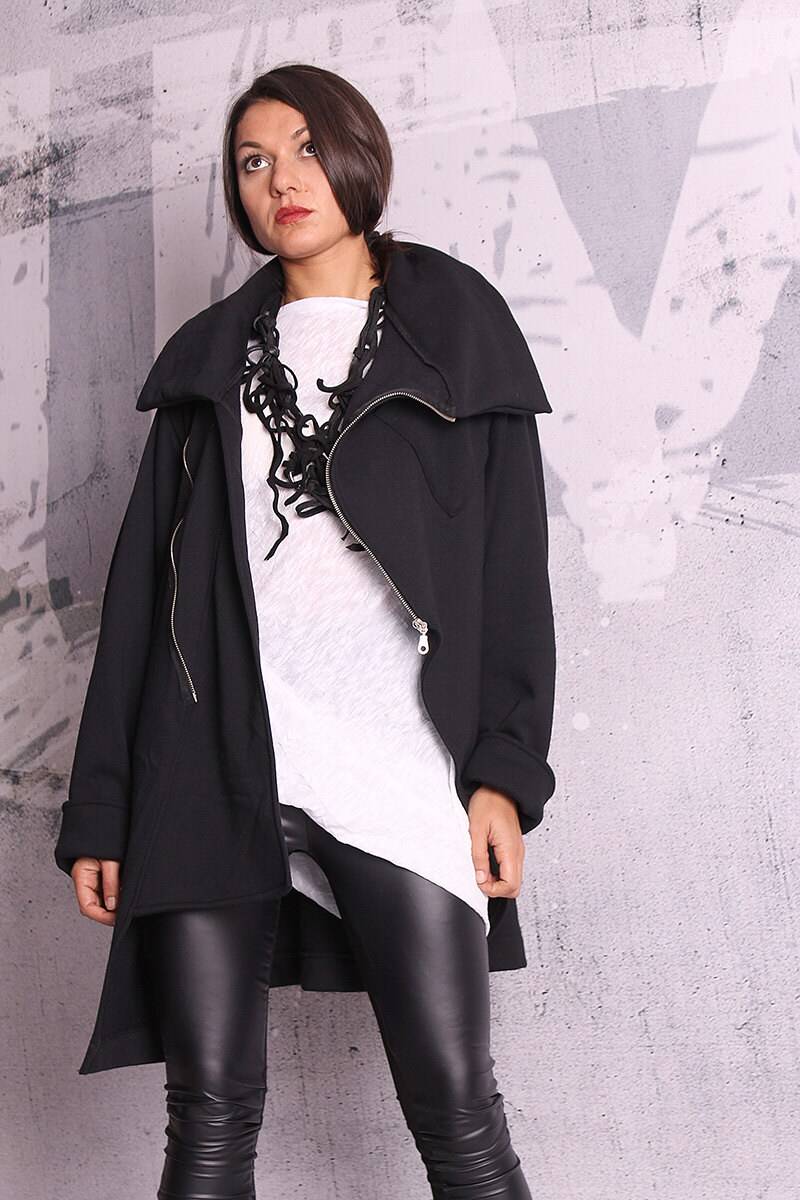 Extravaganter Schwarzer Mantel, Gesteppte Baumwolljacke, Sweatshirt, Blazer, Hoodie, Gesteppter Baumwollmantel, Mantel Frau - Um-050-Qc Extravaganter Schwarzer Mantel, Gesteppte Baumwolljacke, Sweatshirt, Blazer, Hoodie, Gesteppter Baumwollmantel, Mantel Frau - Um-050-Qc von urbanmood