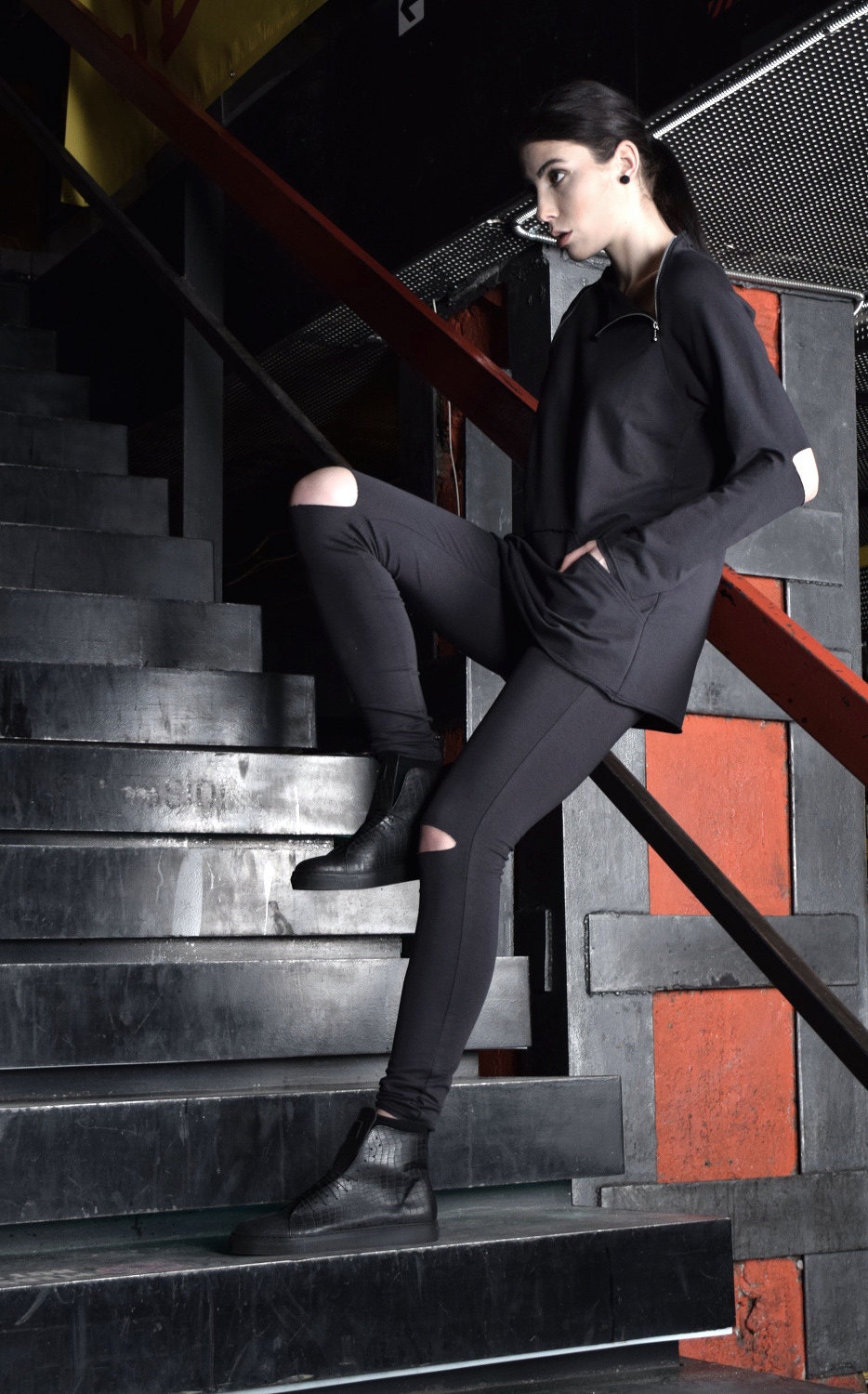 Schwarze Leggings, Sporthose, Aktive Trage Leggings, Sport Leggings Mit Ganzen Auf Dem Knie, Street Wear, Sportbekleidung, Urbanmood - Um-095-Qc Schwarze Leggings, Sporthose, Aktive Trage Leggings, Sport Leggings Mit Ganzen Auf Dem Knie, Street Wear, Sportbekleidung, Urbanmood - Um-095-Qc von urbanmood