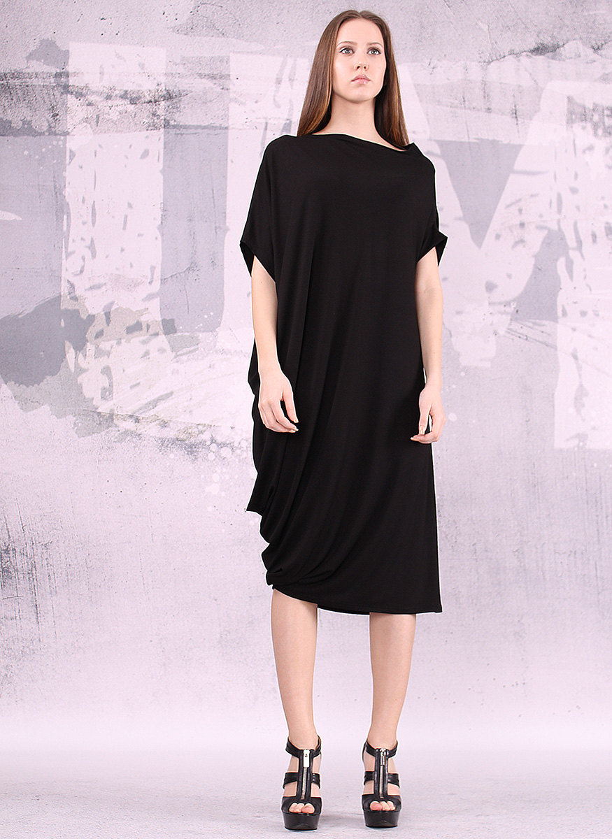 Schwarzes Kleid, Weites Knielanges Long Top, Tunika Mit Kurzen Ärmeln, Urban Tunika, Schwarze - Um-036-Gl Schwarzes Kleid, Weites Knielanges Long Top, Tunika Mit Kurzen Ärmeln, Urban Tunika, Schwarze - Um-036-Gl von urbanmood