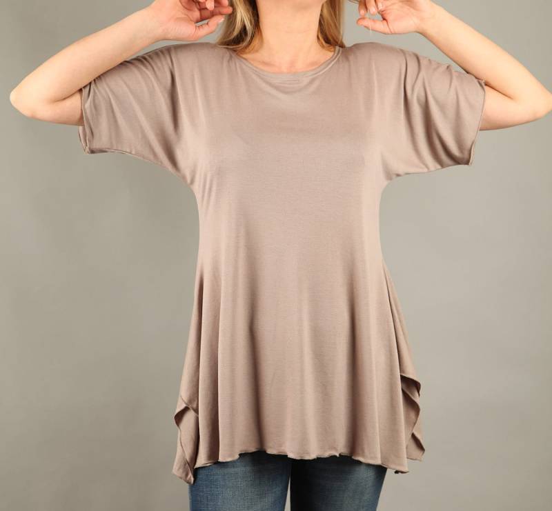 Tunika, Lange Tunika Mit Kurzen Ärmeln, Beige Plus Size Frauen Locker Sitzendes Top, Lässiges Von Urbanmood - Co-Hana-Vl Tunika, Lange Tunika Mit Kurzen Ärmeln, Beige Plus Size Frauen Locker Sitzendes Top, Lässiges Von Urbanmood - Co-Hana-Vl von urbanmood