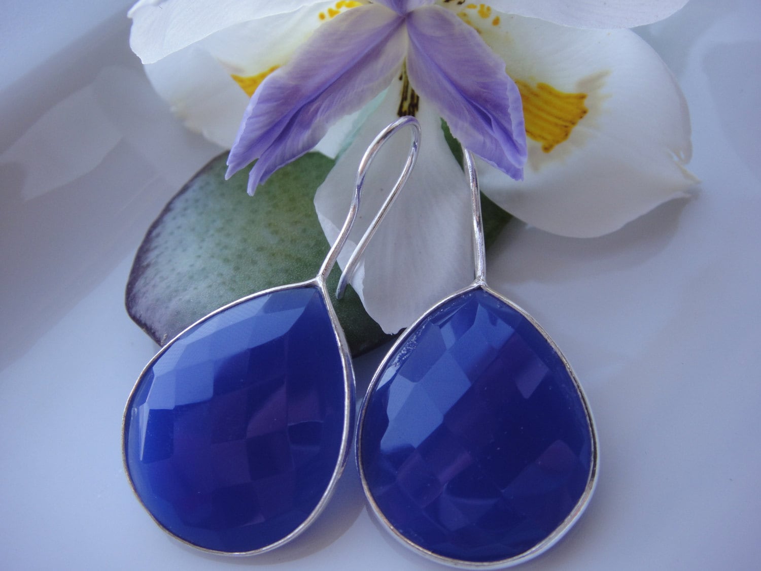 925 Sterling Silber Bezelled Blau Onyx Tropfen Ohrringe, Edelstein Schmuck, Lünette 925 Sterling Silber Bezelled Blau Onyx Tropfen Ohrringe, Edelstein Schmuck, Lünette von usaw