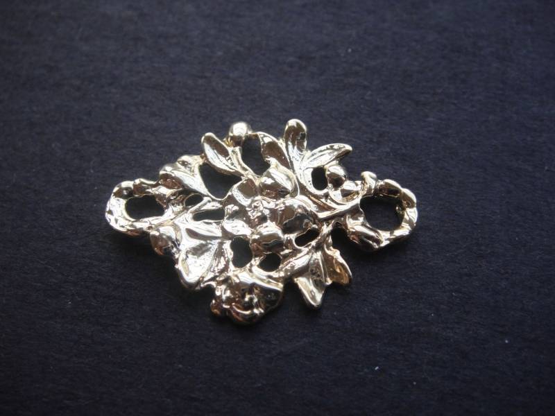 Vermeil, 18K Gold Über 925 Sterling Silber Großer Blumen Verbinder, Vermeil Verbinder, Blumenstecker, Glänzender Goldfarbener Blumenverschluß Vermeil, 18K Gold Über 925 Sterling Silber Großer Blumen Verbinder, Vermeil Verbinder, Blumenstecker, Glänzender Goldfarbener Blumenverschluß von usaw
