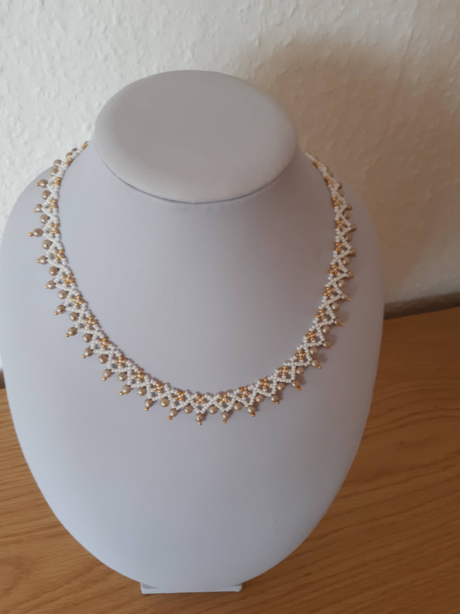 Brautschmuck, Handgefädelte Perlenkette Brautschmuck, Handgefädelte Perlenkette von utasostseeperlen