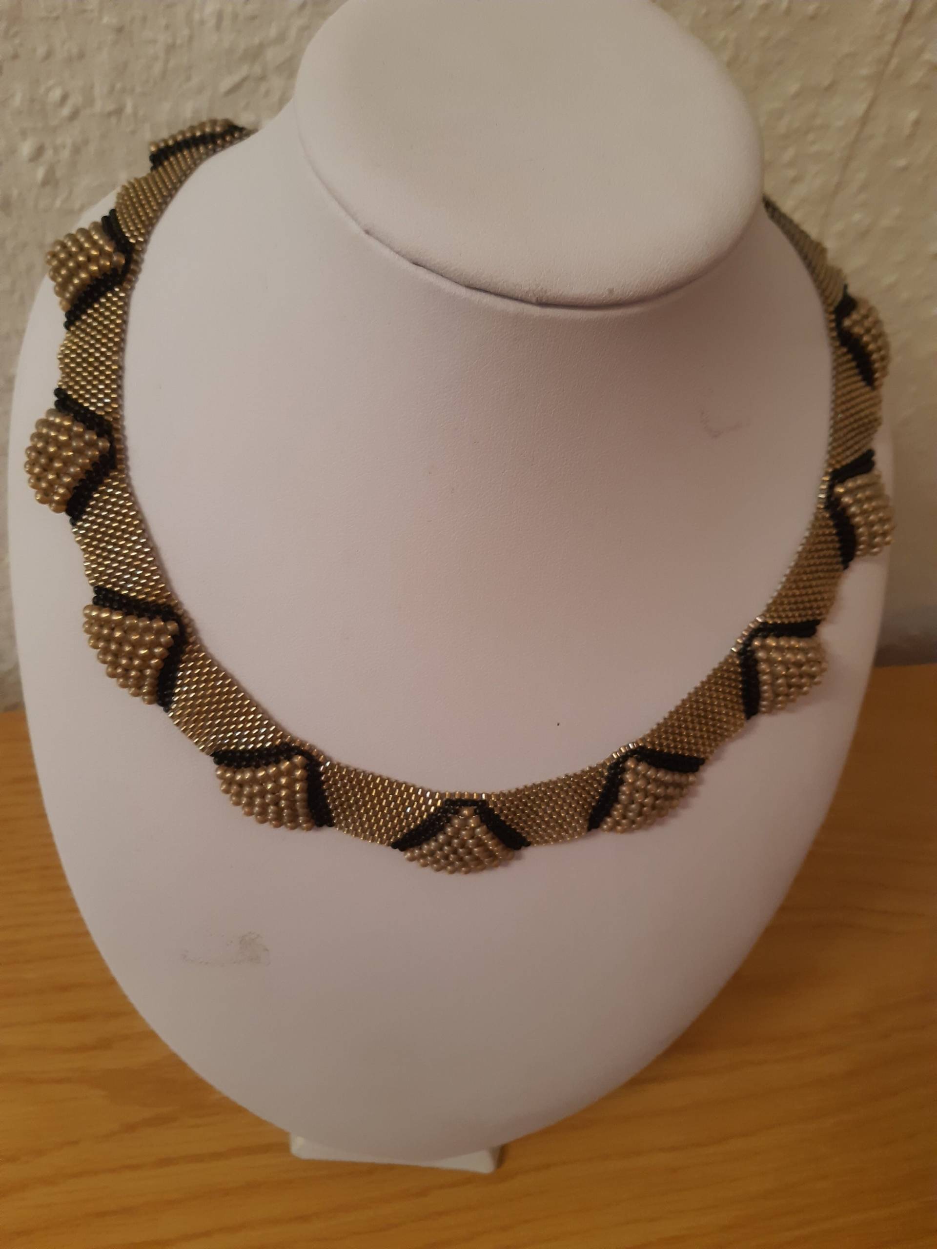 Handgefädelte Perlenkette Aus Miyukideliciaperlen Und Samenperlen Handgefädelte Perlenkette Aus Miyukideliciaperlen Und Samenperlen von utasostseeperlen