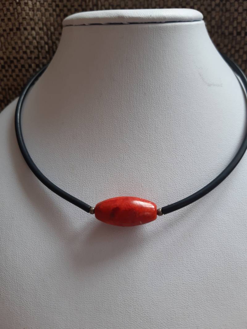 Koralle Am Kautschukband Koralle Am Kautschukband von utasostseeperlen