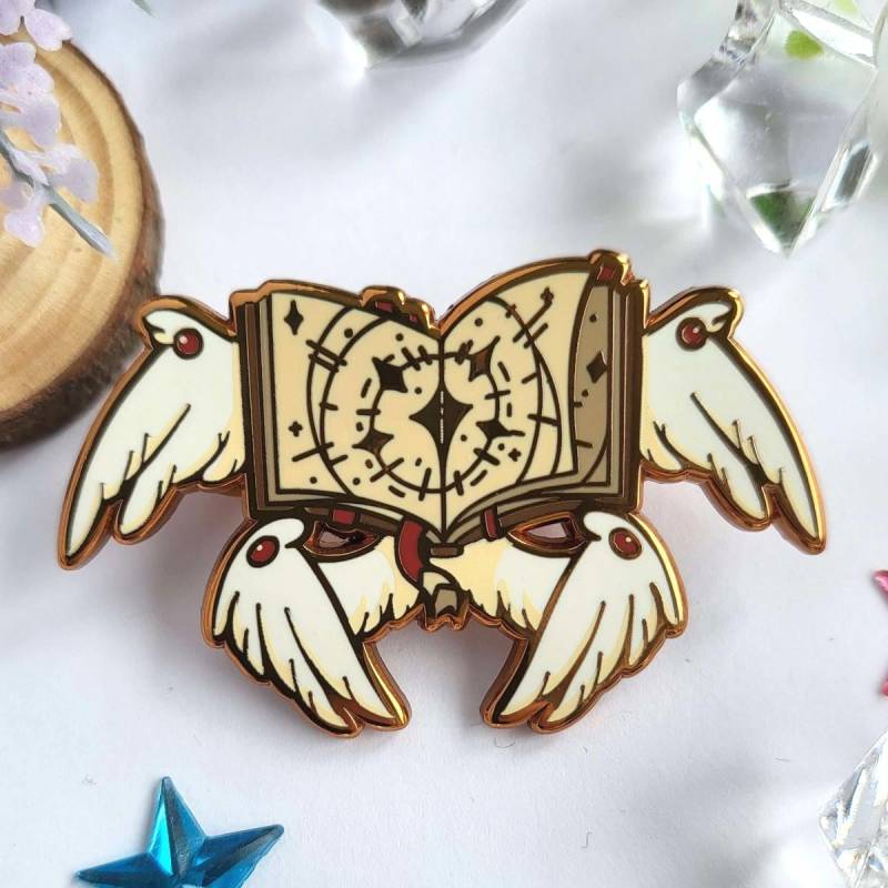Angelic Waffe - Wälzer Emaille Pin von v0idlessStore
