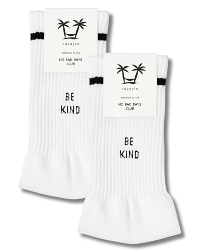 vacayto 2 Paar Statement Socken mit Spruch Be Kind für Damen & Herren in weiß von vacayto