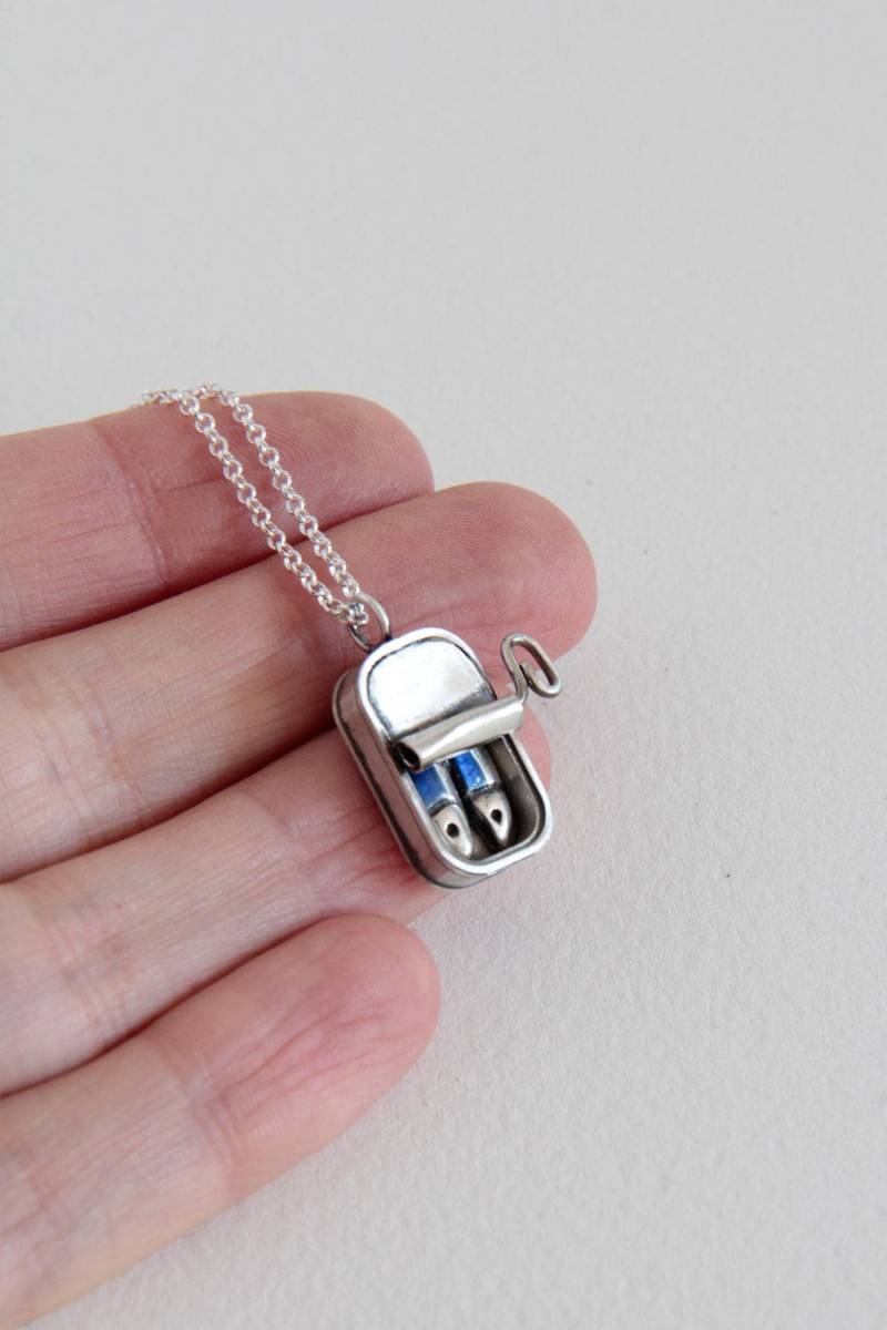 Silberne Halskette Mit Fischmotiv | Sardinen in Der Dose Originalanhänger Silberkette von vacialanevera