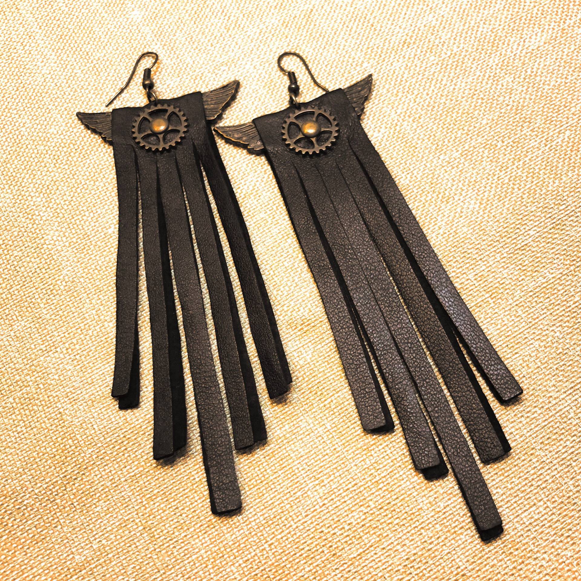 steampunk Leder Fransen Ohrringe Mit Messing-Details, 32 Farben - Flyhight von vaisto