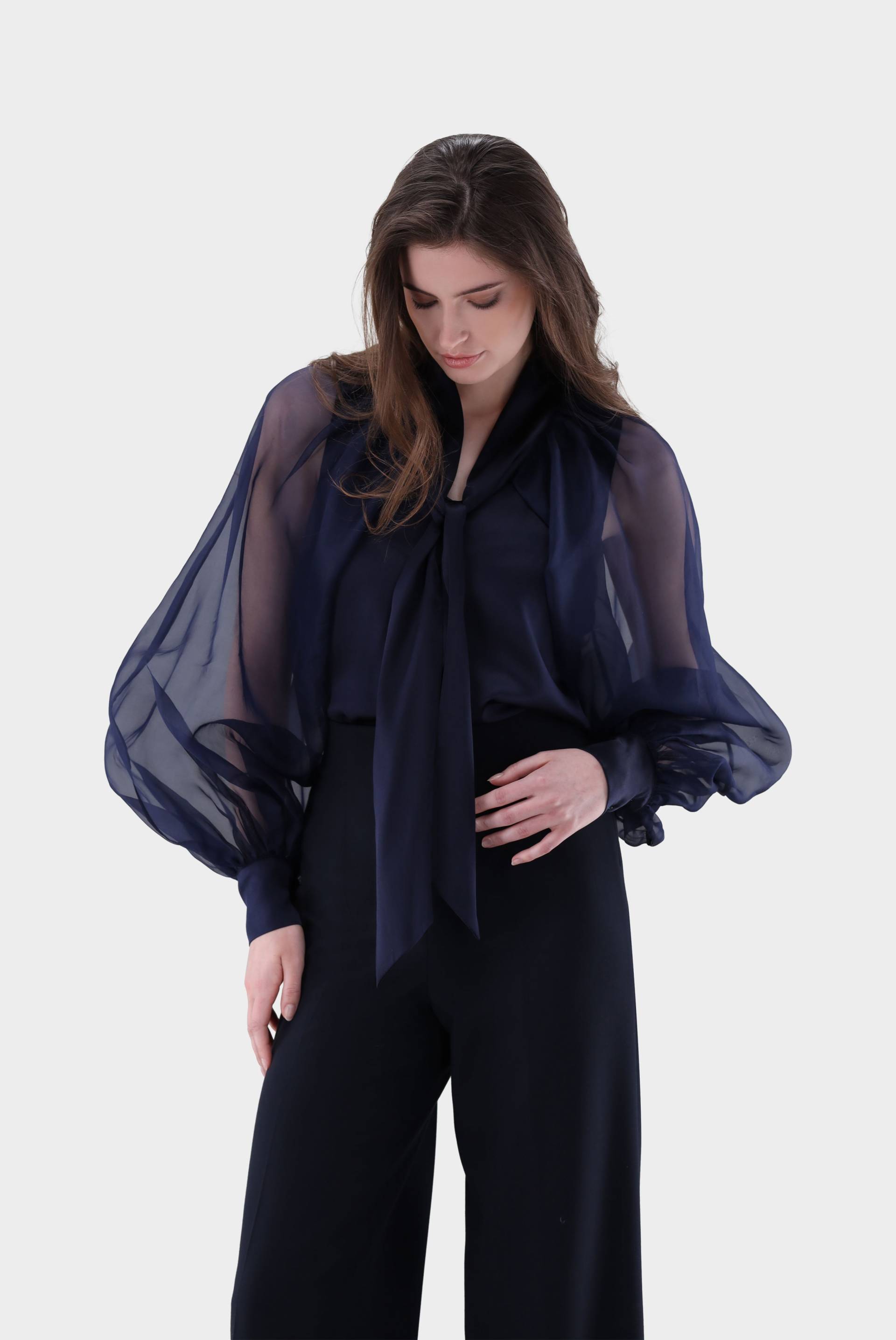Bluse aus Seide mit voluminösen Organza Ärmeln von van Laack