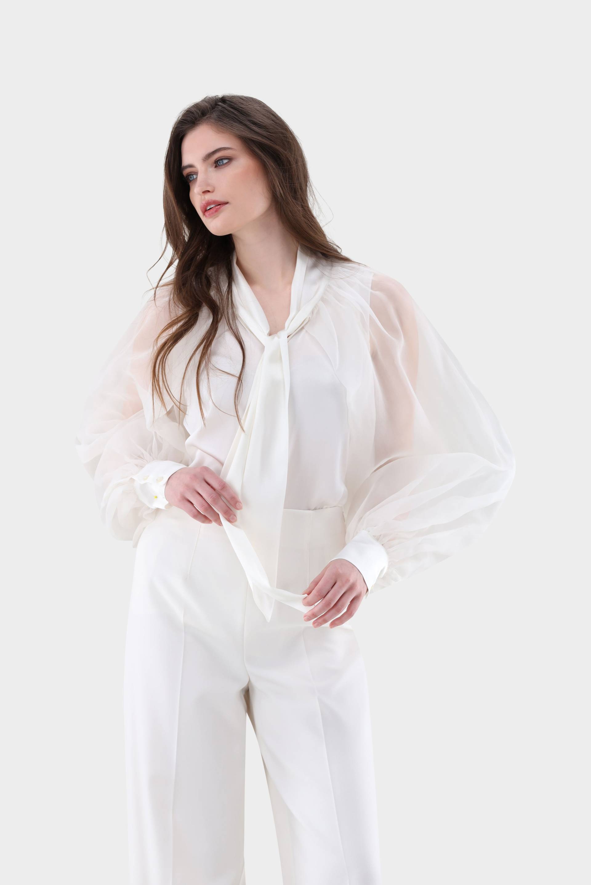Bluse aus Seide mit voluminösen Organza Ärmeln von van Laack