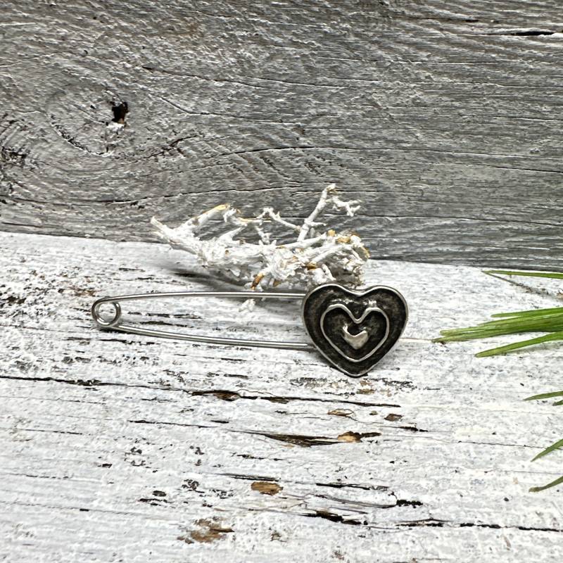 Ponchonadel Brosche Metall Altsilber Herz Trachten Dirndl Schmuck Kiltnadel Pin Tuchnadel Große Sicherheitsnadel von vasenschmuck