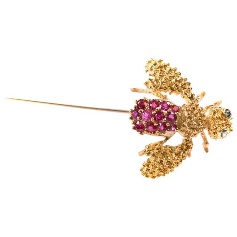Ca. 1980Er Jahre 18 K Gelb Gold, Rubin Und Saphir Biene Stick Pin, Vj #44 von vedajewels