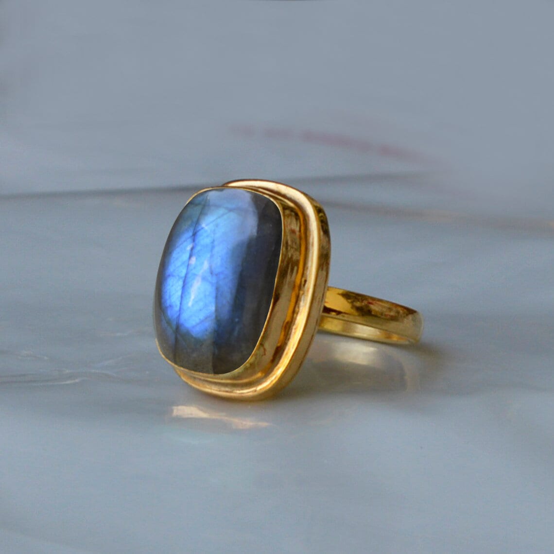 Kissen Cab Blue Fire Labradorit 925 Sterling Silber Ring, Natürlicher Gelbgold, Roségold Filled Ring Schmuck von vedikagoldjewels