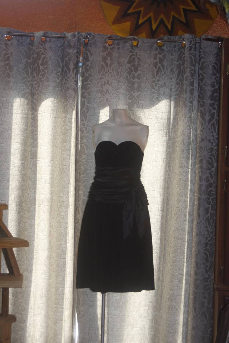 Vintage 80Er Schwarzes Samt Trägerloses Mini Party Kleid S 5/6 von velvetattic