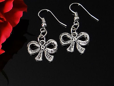 Wunderschöne Ohrringe Schleife Ohrhänger Ohrschmuck silberfarben, neu von vendor-unknown