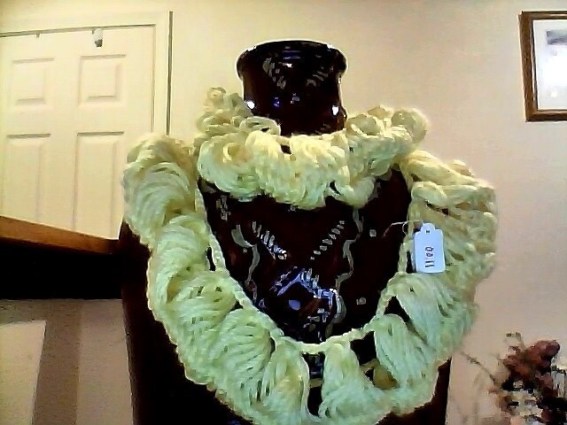 Jennifer" Gehäkelte Spitze Zitrone Gelb Infinity Super Soft Schal von venustranquility