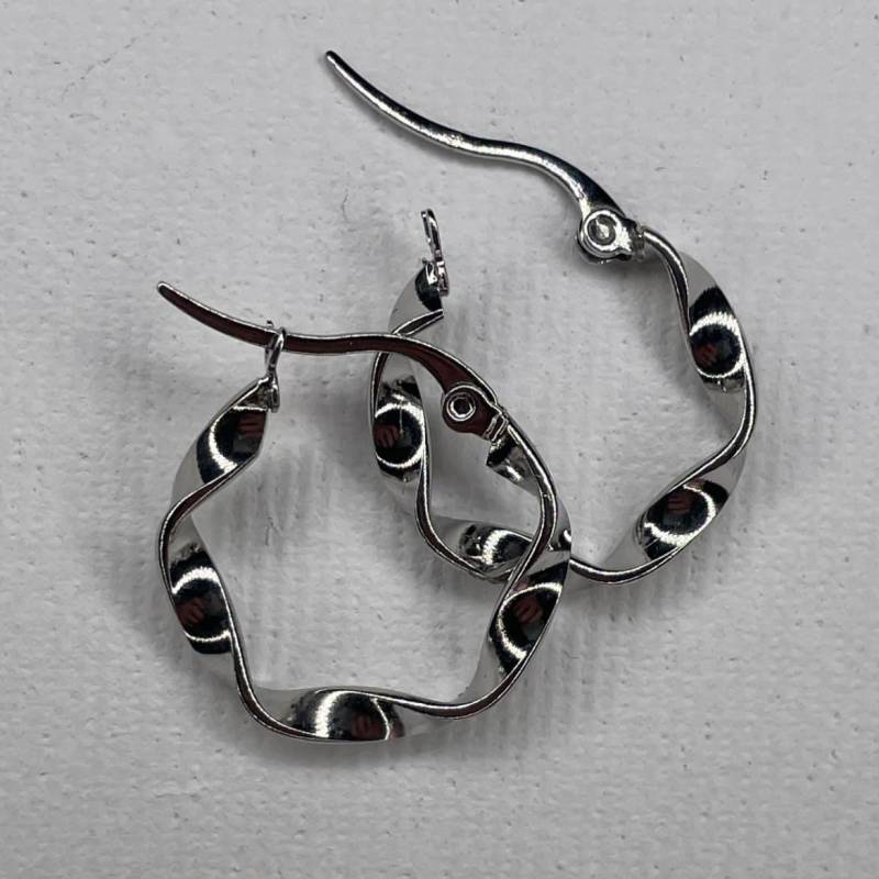 Curved Steel Earrings von verdintils