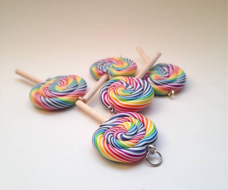 Regenbogen Lolli Lollipop Anhänger Charm Polymer Clay Miniatur Lgbtq Schmuck Regenbogen Lolli Lollipop Anhänger Charm Polymer Clay Miniatur Lgbtq Schmuck von verflixtundzugeklebt