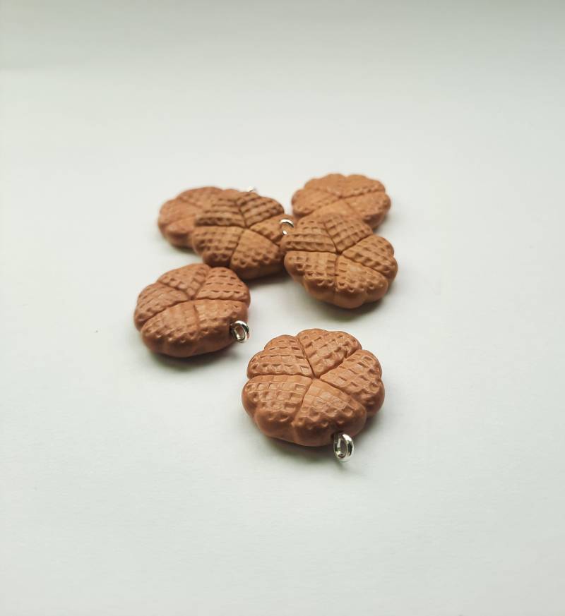 Waffelanhänger Kettenanhänger Miniaturessen Waffle Polymer Clay Miniatur Waffelanhänger Kettenanhänger Miniaturessen Waffle Polymer Clay Miniatur von verflixtundzugeklebt