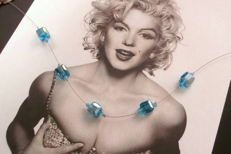 Ras Hals Crystal Cube Blau Für Hochzeit, Jubiläum, Weihnachten Halskette Ras Hals Crystal Cube Blau Für Hochzeit, Jubiläum, Weihnachten Halskette von verovalentinoverzi