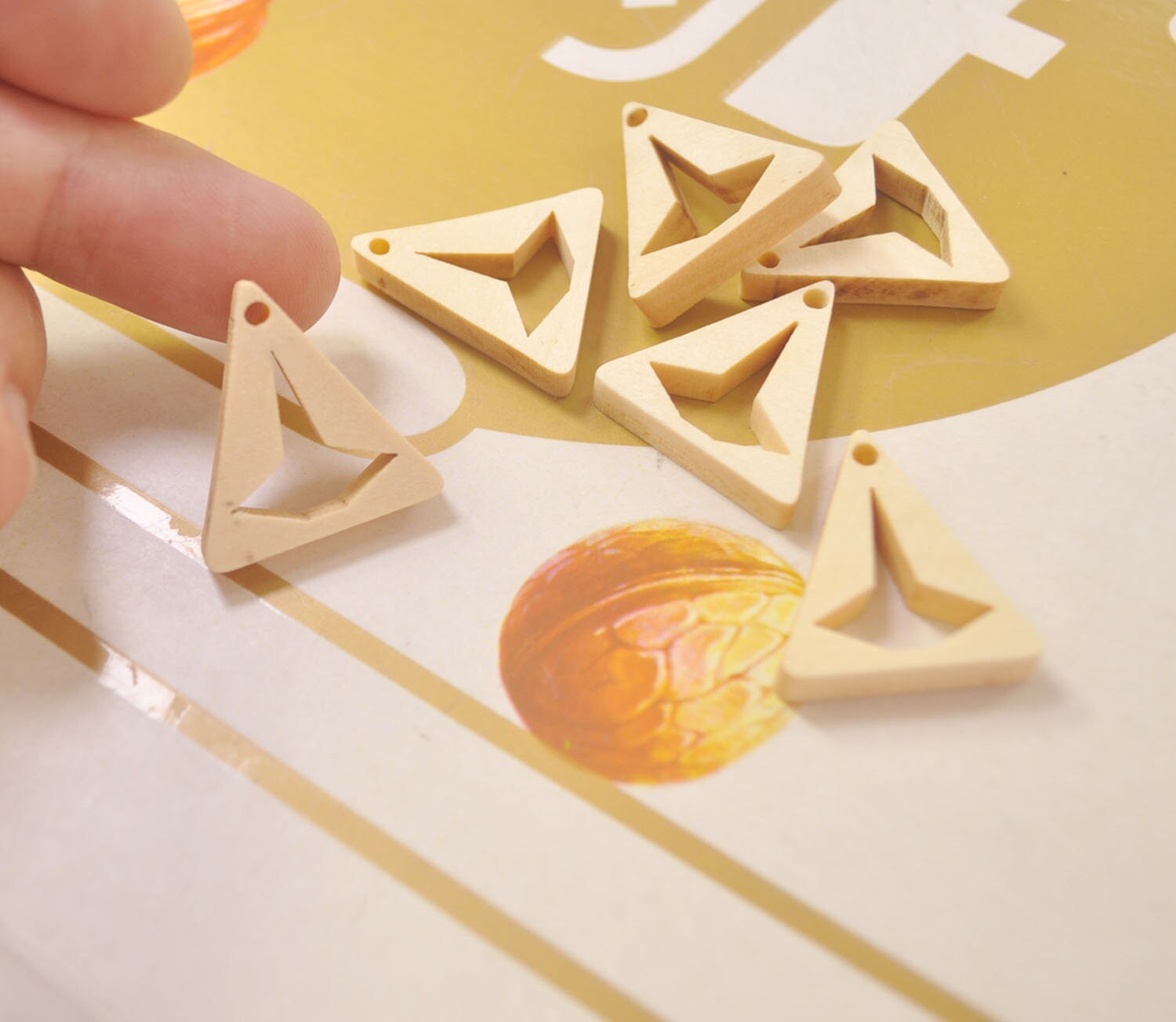 12 Stück, Diy Unfertige Laser Geschnittene Holz Anhänger, Naturholz Ohrringe Rohling, Dreieck Schmuck, Holzformen, Hohle Form, 22 Mm von verycraft